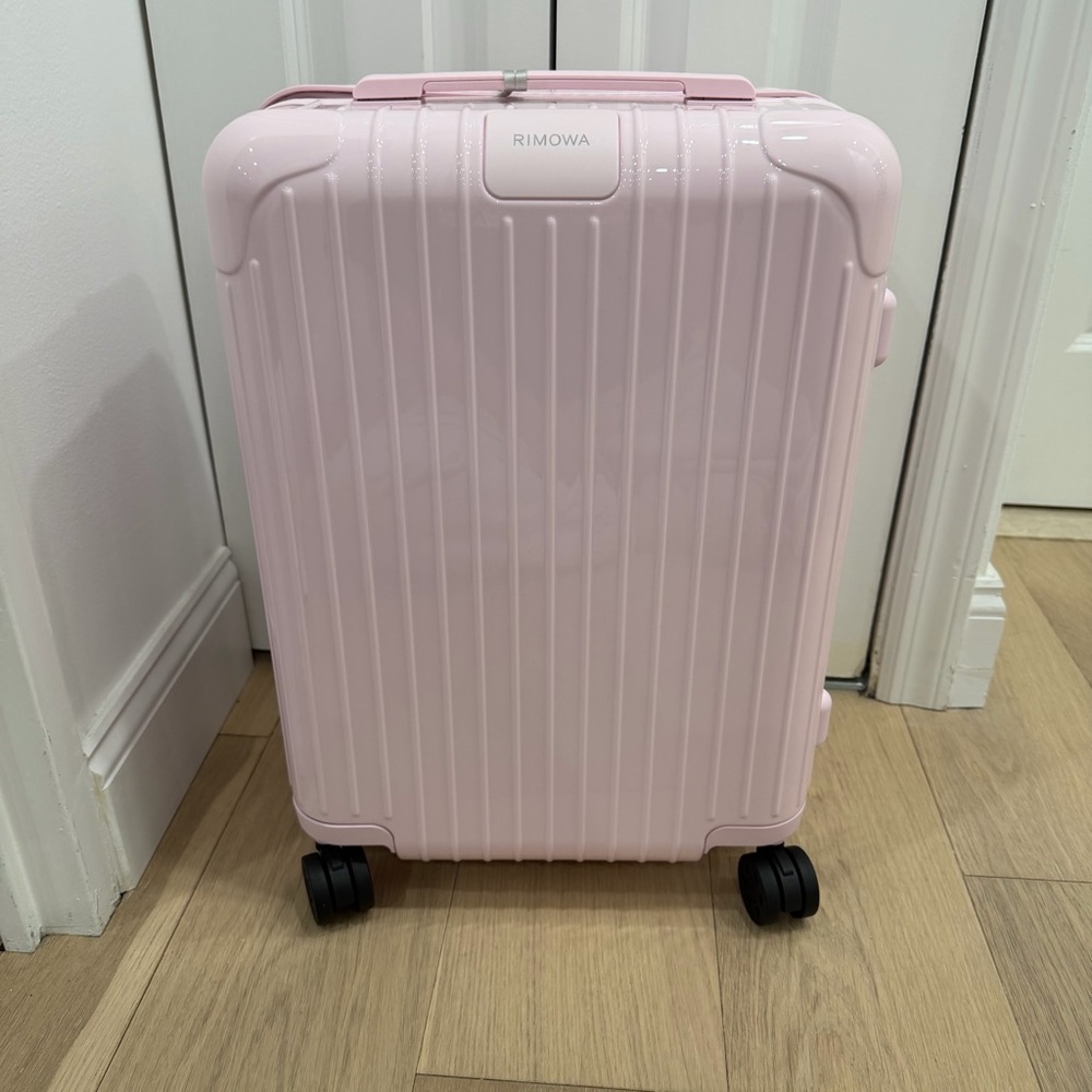 Rimowa Essential Cabin in Ballerina Pink NWT